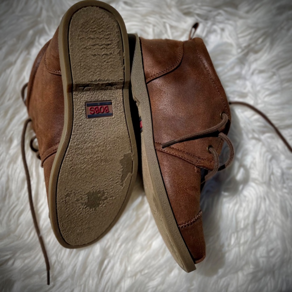 Ladies Shoes - Picture 2 of 3